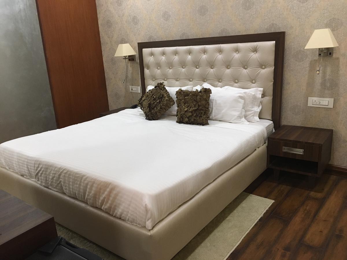 Firozpur Hotel Anand Renaissance מראה חיצוני תמונה